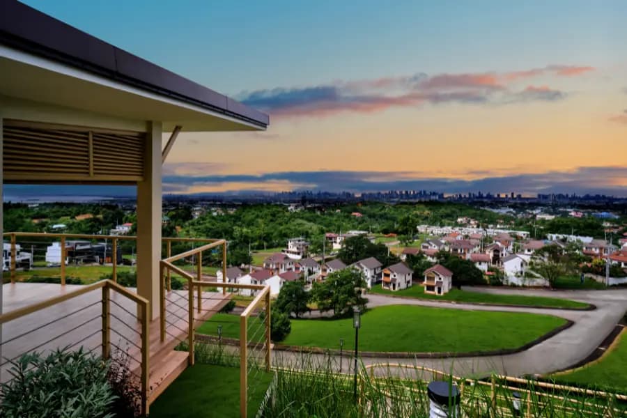 Amarilyo Crest Residences
