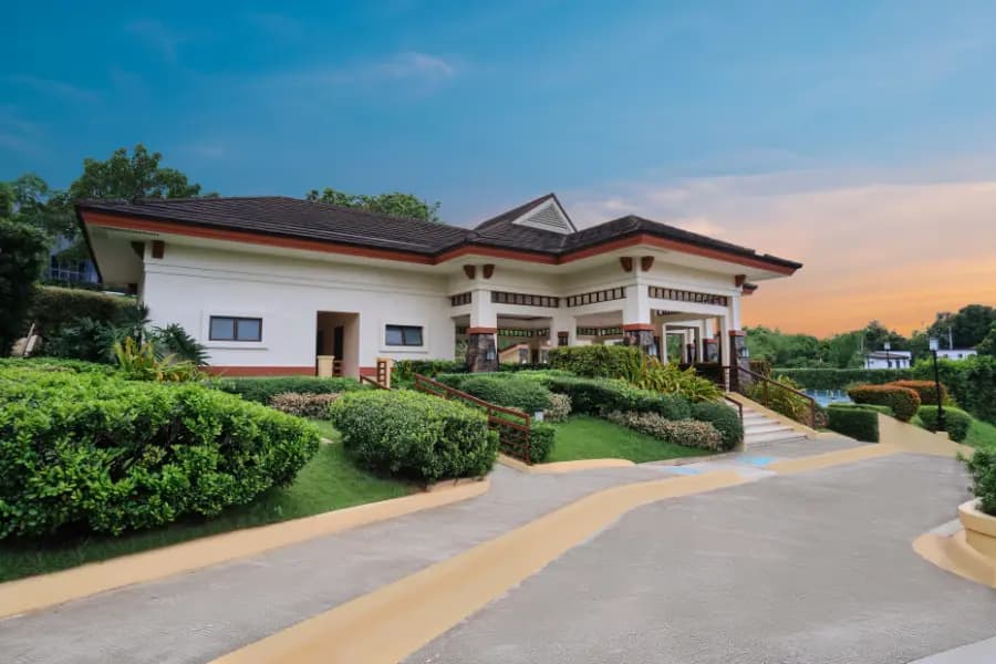 Amarilyo Crest Residences